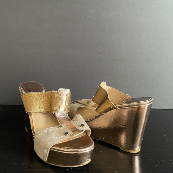Mark Fisher, gold and leather wedges - Picture 1 of 3